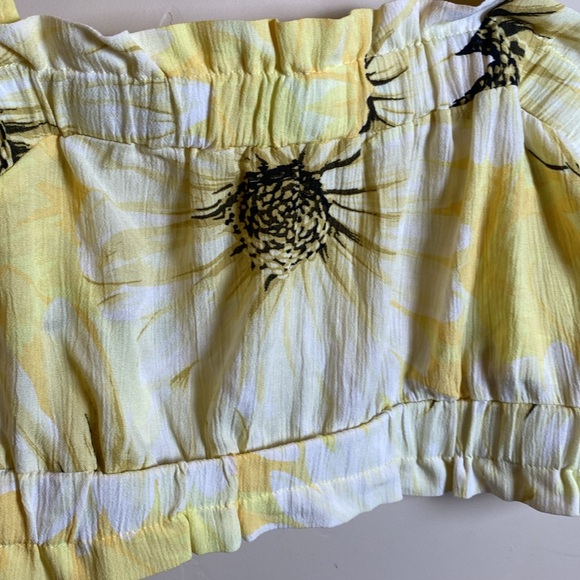 NWT H&M LARGE sunflower Yellow Crop - Picture 2 of 6